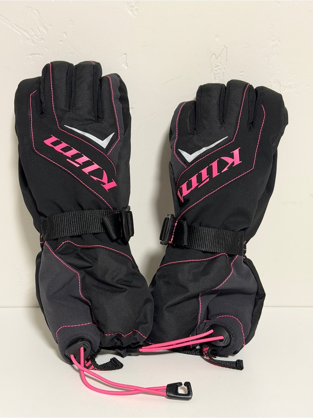 Klim Women's Ember Insulated Gore-Tex Gauntlet Gloves in Knockout Pink - Size XS
